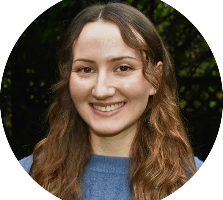 Tracing the Path of Plastic: Microplastic Accumulation and Food Web Risks in the Burrard Inlet